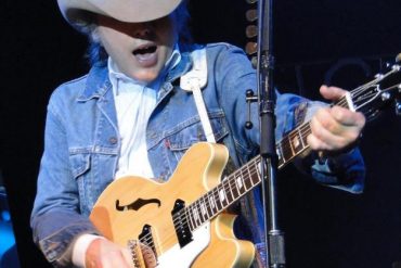 Dwight Yoakam, "3 Pears" nuevo disco para el 18 de septiembre