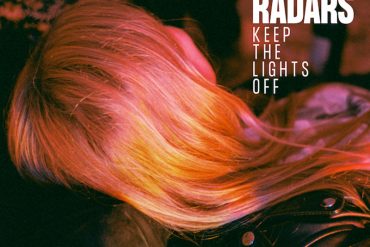 Debut de Bacon Radars con Keep the Lights Off