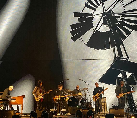 Bob Dylan, Neil Young y Sturgill Simpson en el Farm Aid 2023