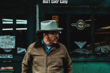 Ryan Curtis publica nuevo disco, Ain't Ever Easy