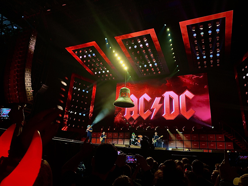 ACDC arrancaron su gira europea en Gelsenkirchen.