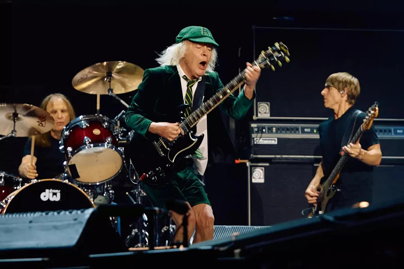 ACDC arrancaron su gira europea en Gelsenkirchen.