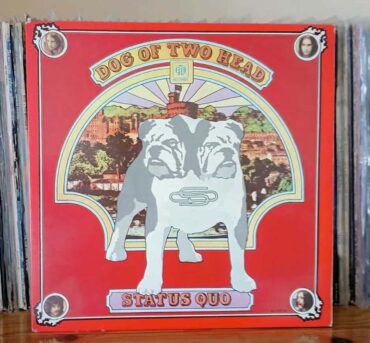 Status Quo Dog Of Two Head disco review