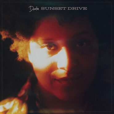 Denitia lanza nuevo disco, Sunset Drive