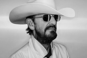 Ringo Starr graba su primer disco country con Look Up